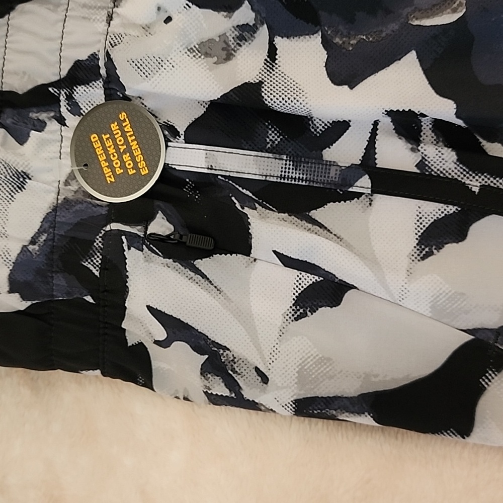 Avia Short Size: XXL - Picture 4 of 14